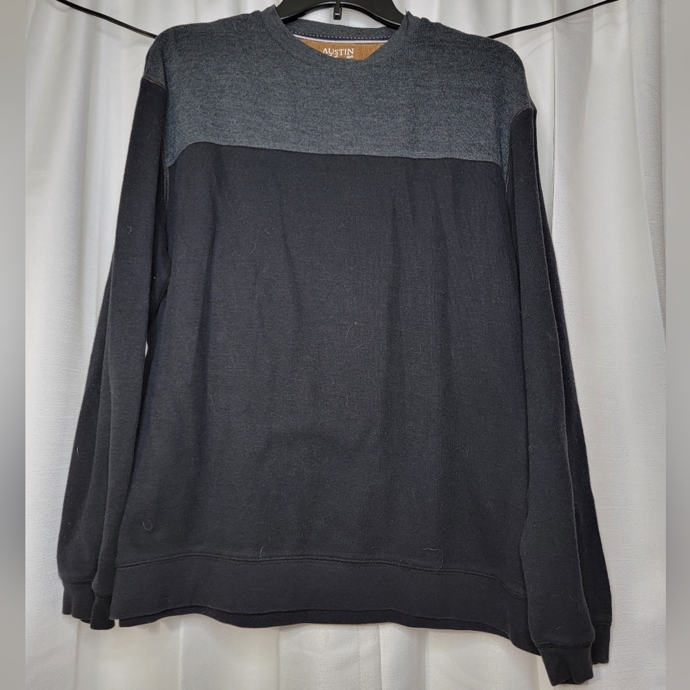Black and gray Austin Clothing Co long sleeve sweater